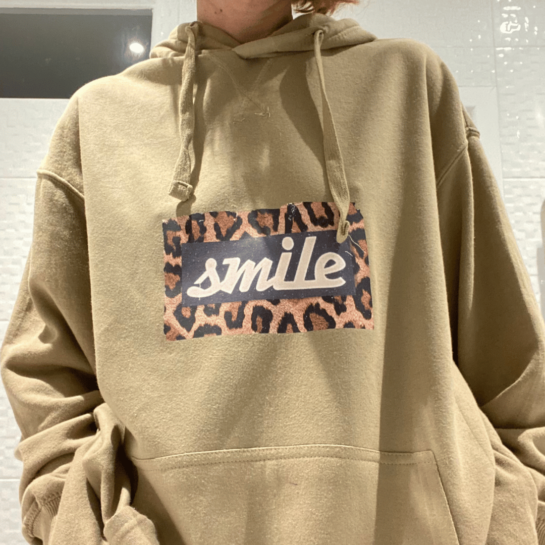 Shirt Pull And Bear Smiley Hoodie Second Hand Pull Bear Grey