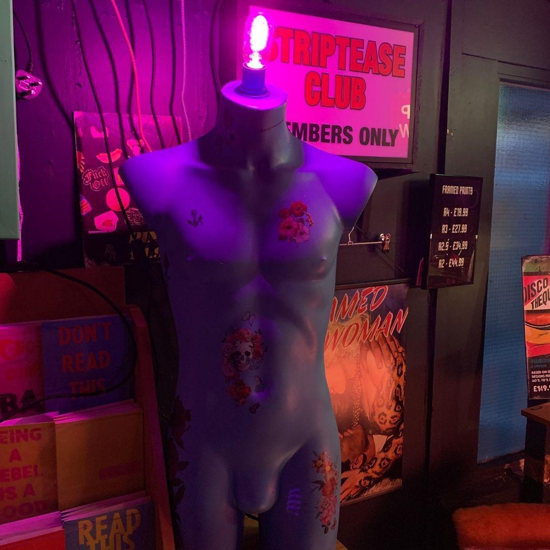 Mannequin Art Light - Sasha - Blue-Lighting-Famous Rebel